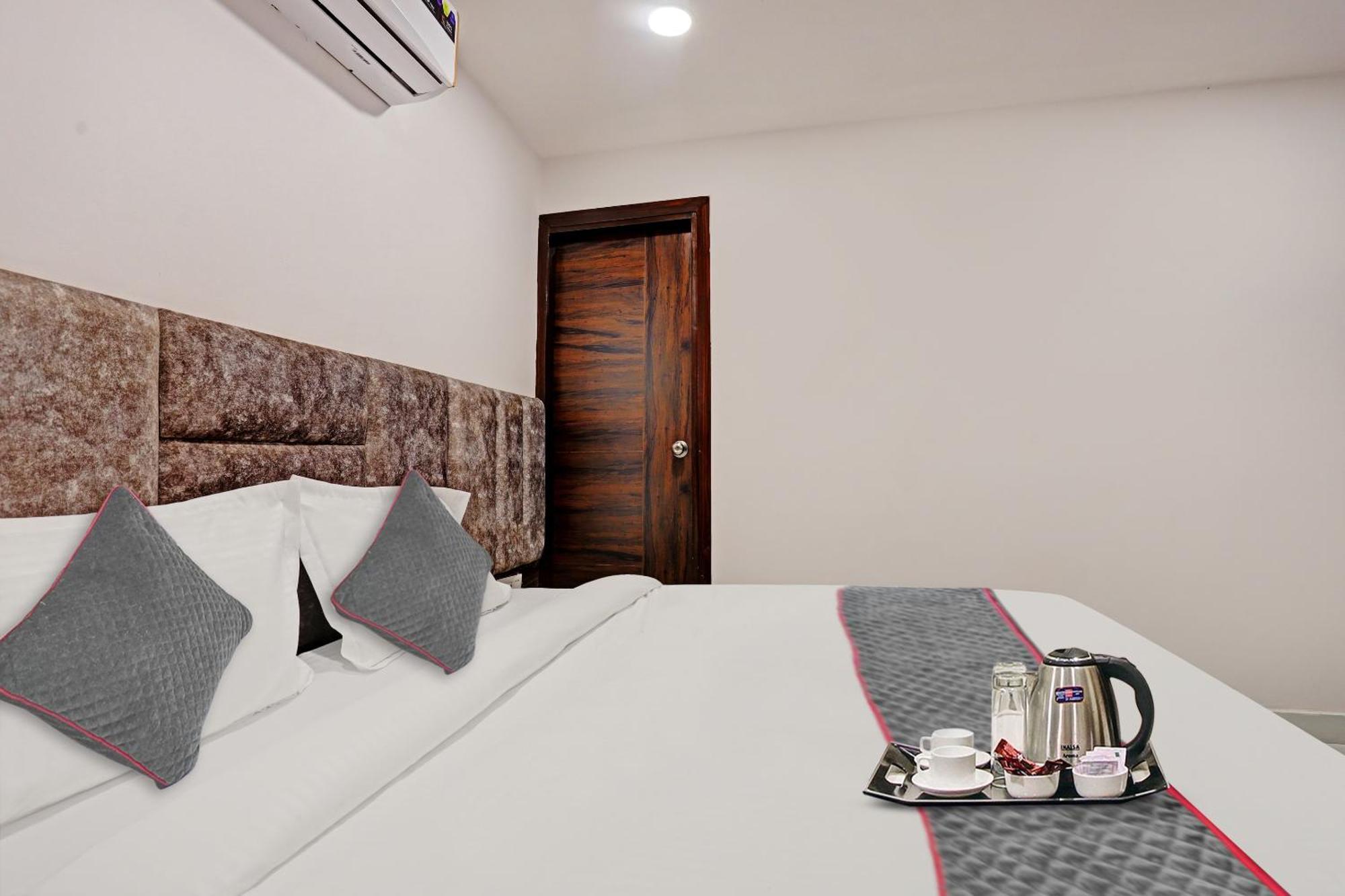 Hotel Super Townhouse Roadway *
